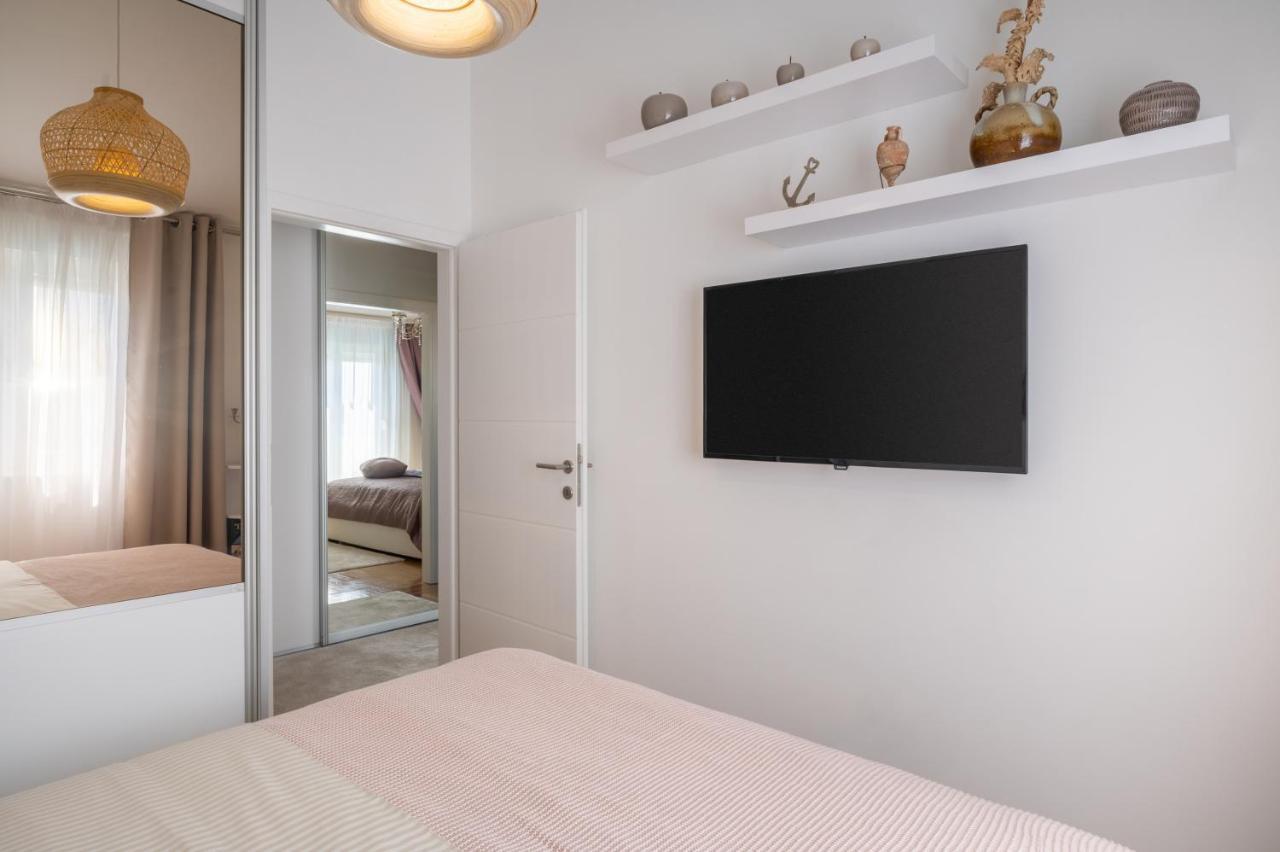 Apartment Tikvarin, Kastel Kambelovac Kaštela Esterno foto