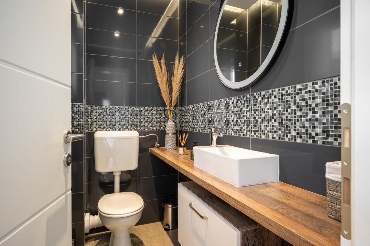 Apartment Tikvarin, Kastel Kambelovac Kaštela Esterno foto
