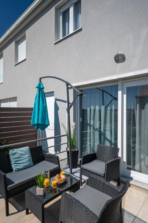 Apartment Tikvarin, Kastel Kambelovac Kaštela Esterno foto